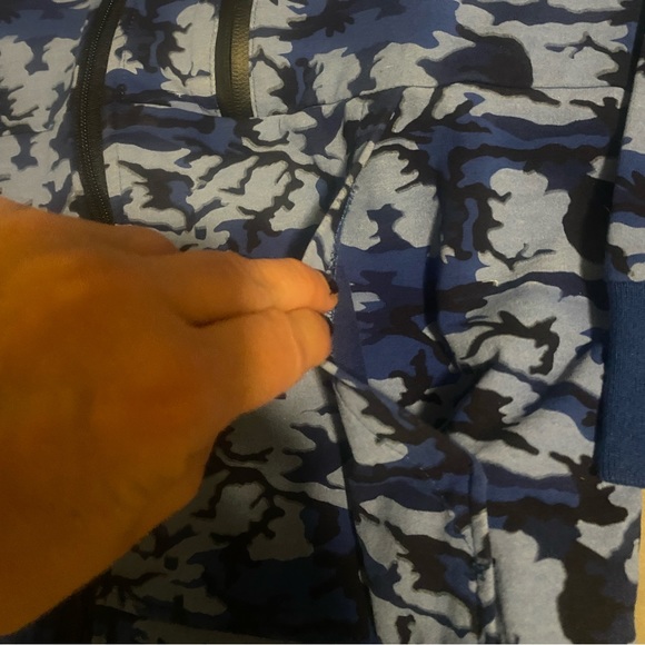 🔥HOT BUY! New long sleeve active hoodie with pockets small. - Picture 3 of 9